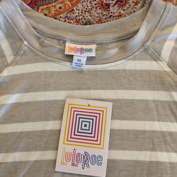 LuLaRoe Erin Top XL - Picture 4 of 6